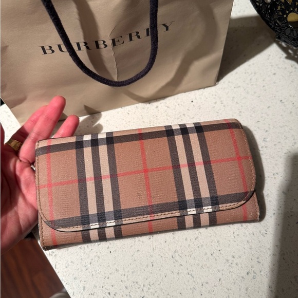 Burberry Brown Checkered Wallet - Picture 2 of 9